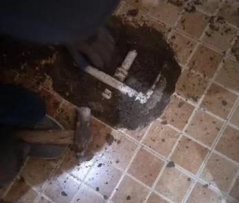 西华卫生间漏水维修公司为您分享下卫生间渗水如何处理及注意事项